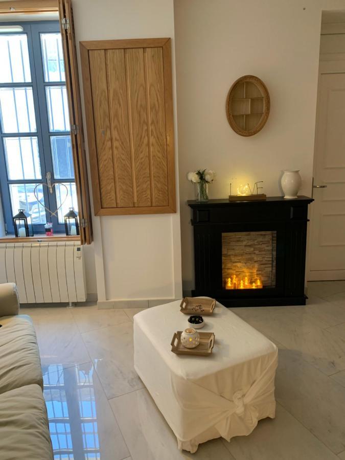 C'Est Une Maison Bleue การ์กาซอน ภายนอก รูปภาพ