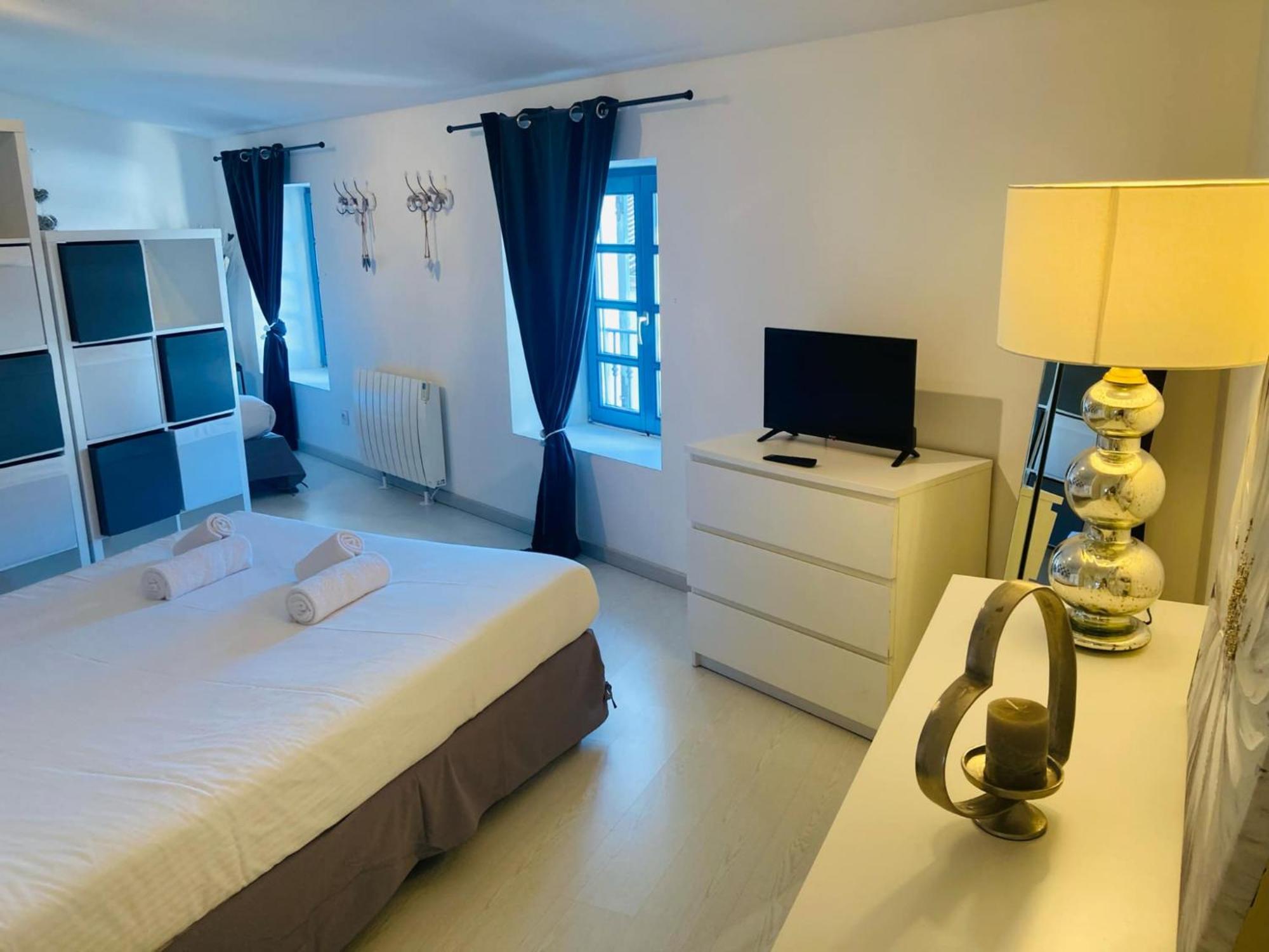 C'Est Une Maison Bleue การ์กาซอน ภายนอก รูปภาพ